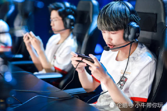 许多教练和 许多教练和