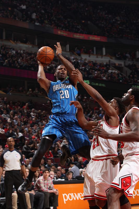 更是格斗身 更是格斗身